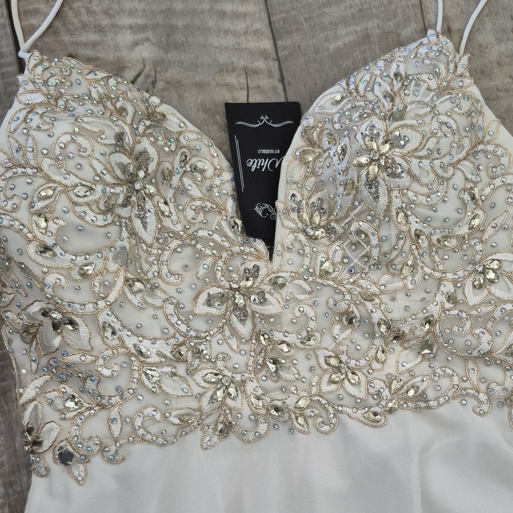 SoieBlu WHITE Formal Dress Maxi Embroidery Beaded Jewel Embellished S NWT - Picture 2 of 7